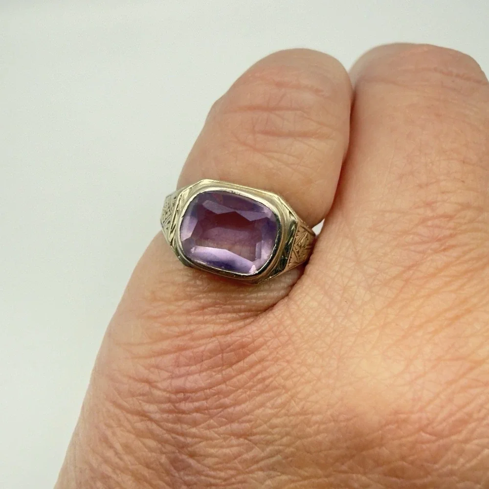 Cushion Cut Purple Stone Ring Engraved Silver Tone Art Deco Style Size 6.5 4.95g